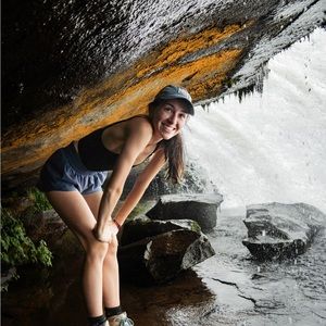 Meet your Posher, Dana